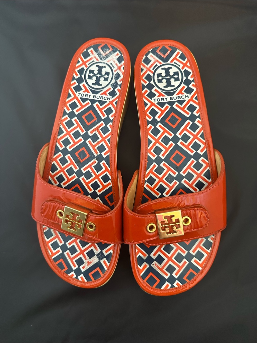 Tory Burch Red Patent Logo Slide Sandals with Navy Geometric Insole size 8